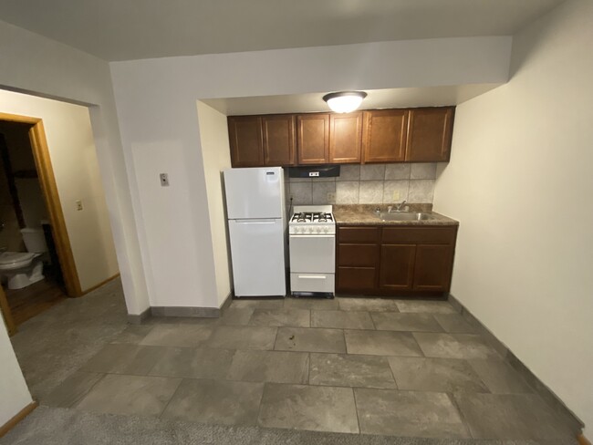 Kitchen - 2224 S 96th St