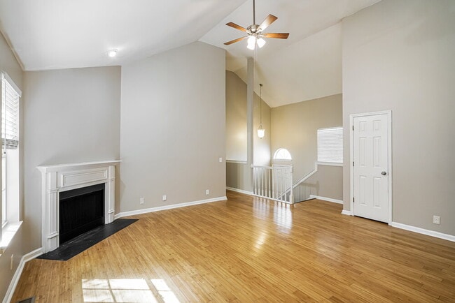 Building Photo - 5036 Countryside Dr
