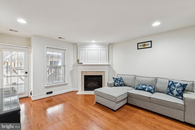 Building Photo - 2205 Greywing St