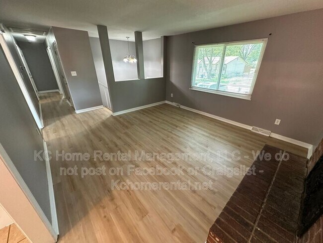 Foto del edificio - 424 NE Lakeview Dr