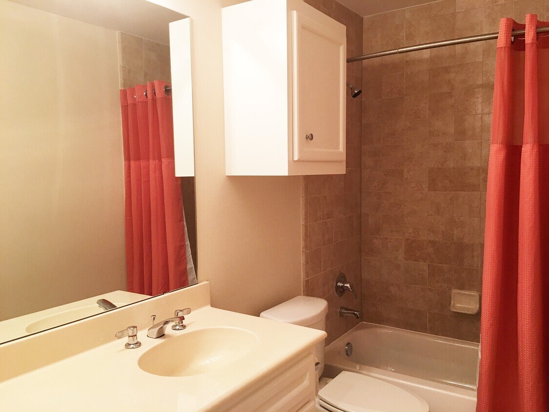 Building Photo - 3618 Main Plaza Dr