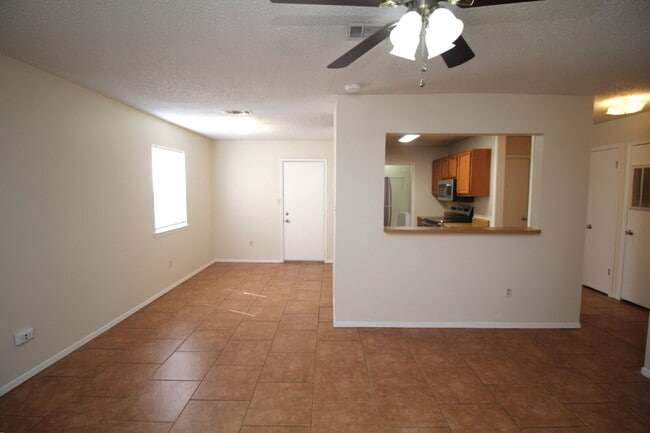 Building Photo - Spacious 2-Bed, 1-Bath Gulf Breeze Duplex Just Past the National Seashore with Updated Kitchen, F...