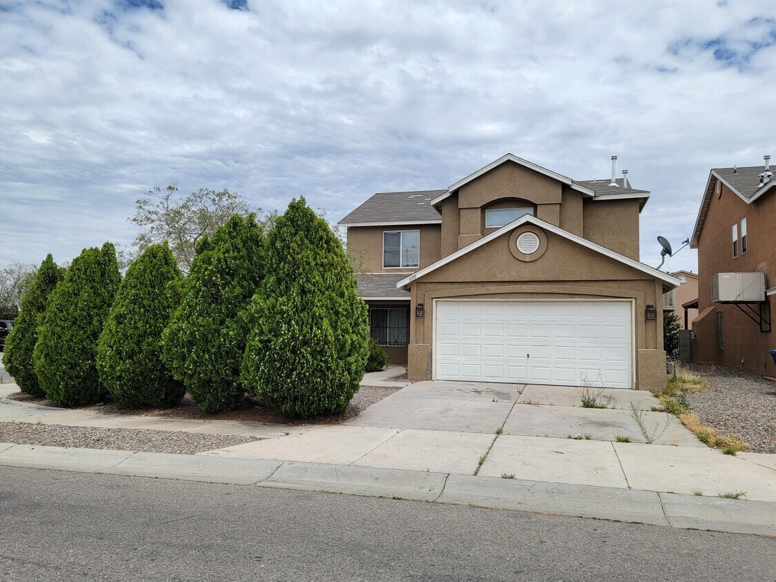 600 Lone Pine Dr SW, Albuquerque, NM 87121 House Rental in
