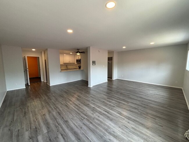Interior Photo - 2039 North Las Palmas Ave