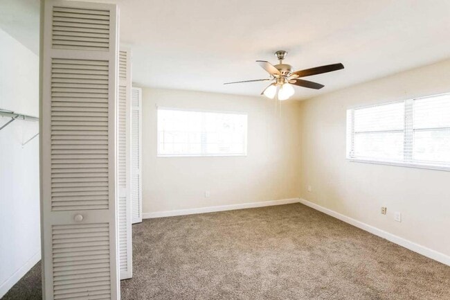 Foto del edificio - 8800 NW 11th St