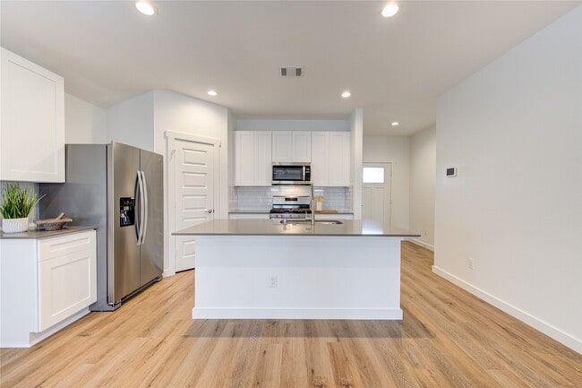 Building Photo - 29418 Emilys Rock Ln