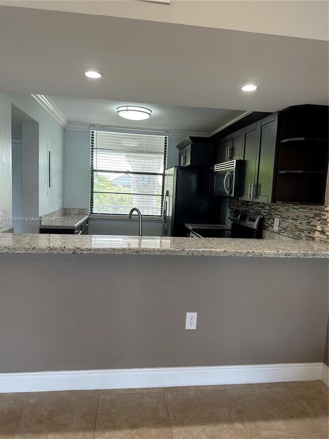 Building Photo - 1516 Whitehall Dr