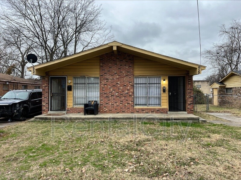 Foto principal - 659 McConnell St