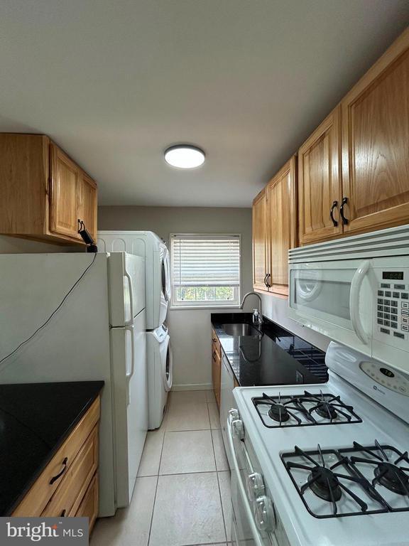 Building Photo - 2301 Farrington Ave