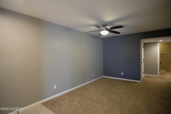 Building Photo - 6470 N Tierra De Las Catalinas