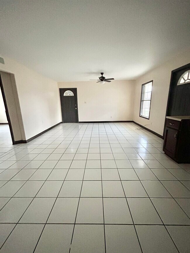 Foto del edificio - 1740 Orquidia Ln