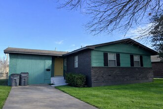 Building Photo - 2331 NW Austin Dr