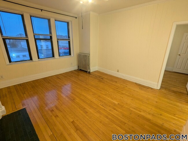 Building Photo - 439 Cambridge St