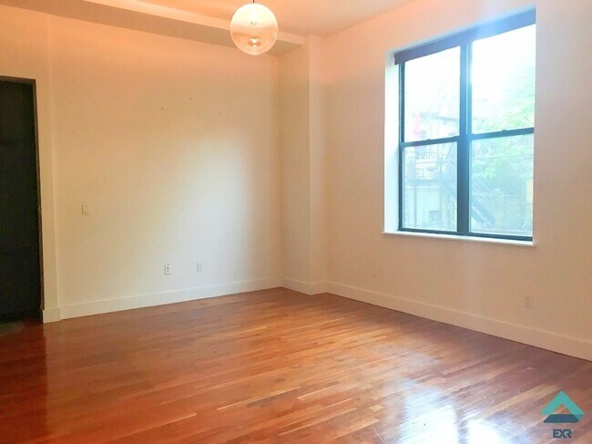 Foto del edificio - 180 Bainbridge St.