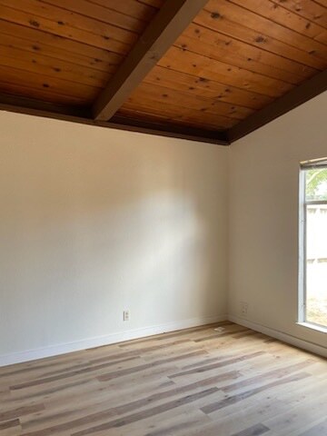 Building Photo - 380 Deodara St