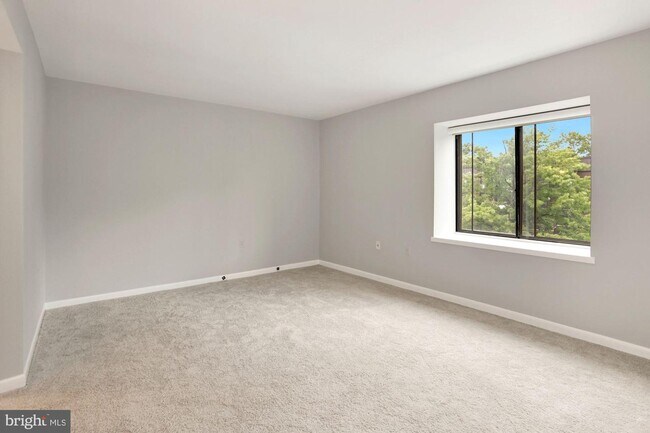 Foto del edificio - 104 Roberts Ln