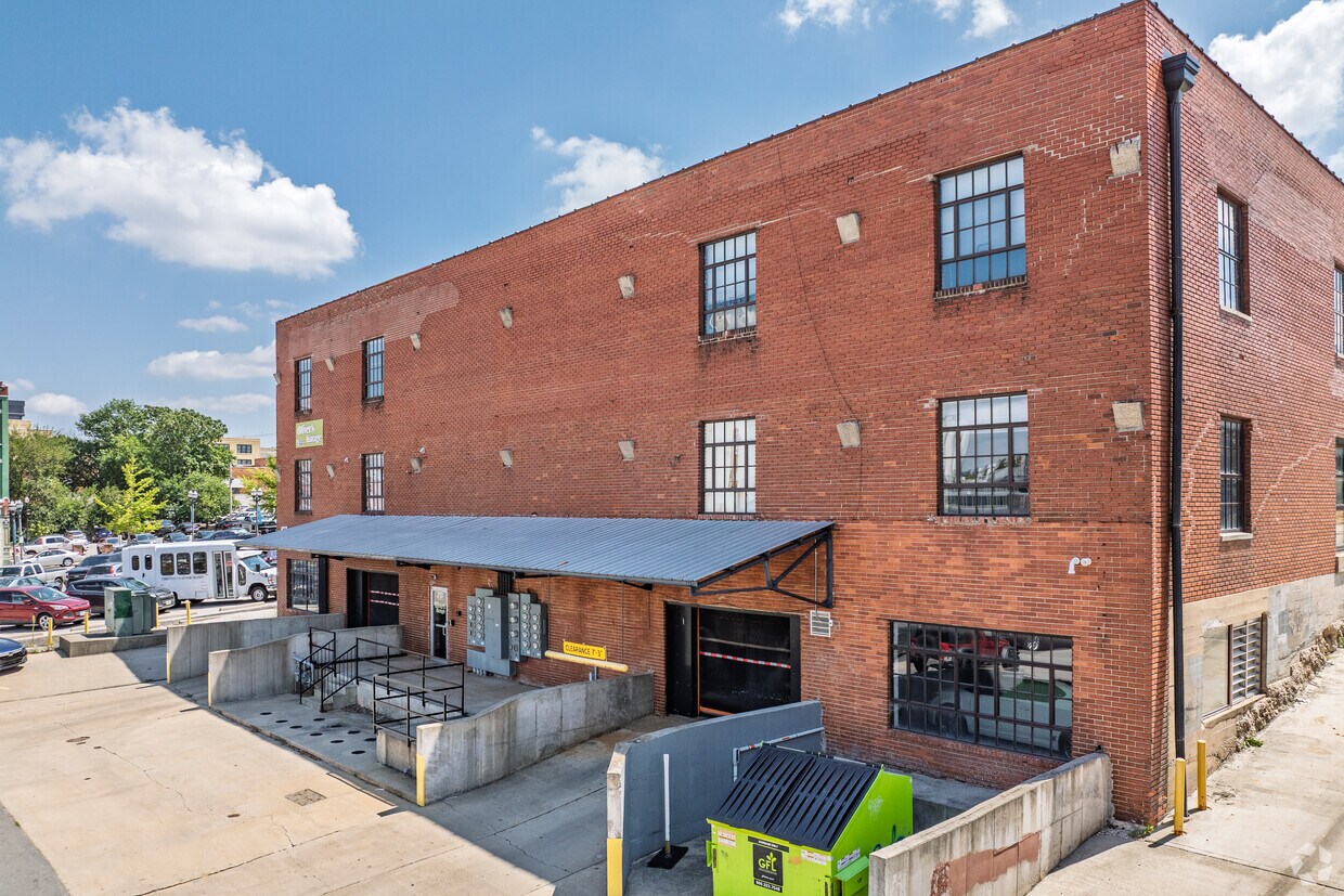 Foto del edificio - Oliver`s Garage Loft Apartments
