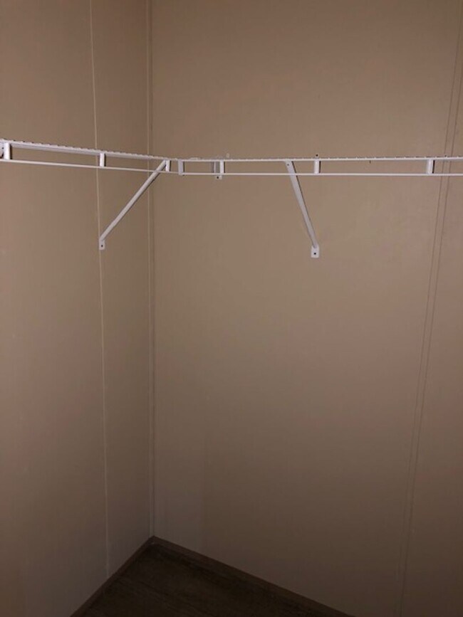 Foto del edificio - 3 Bedroom/2 Bath home on large lot