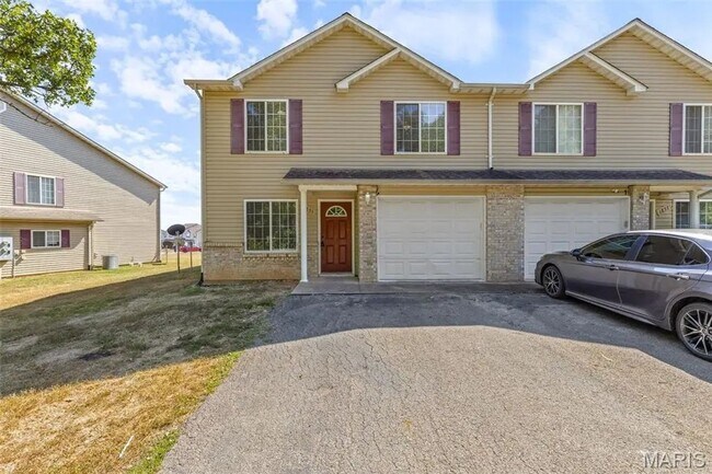 Building Photo - 1835 Woodland Trl