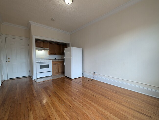 Building Photo - 2737 N Spaulding Ave