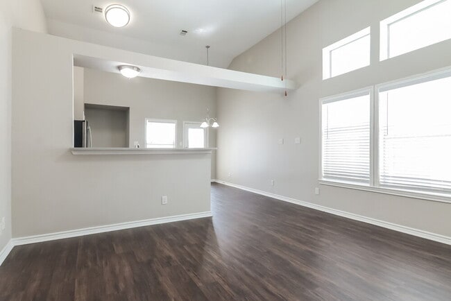 Building Photo - 8912 Wild Rose Ln