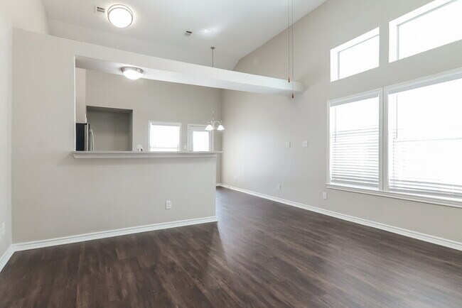 Foto del edificio - 8912 Wild Rose Ln