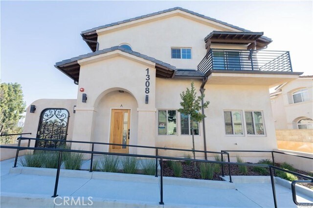 Foto del edificio - 1308 Stevens Ave