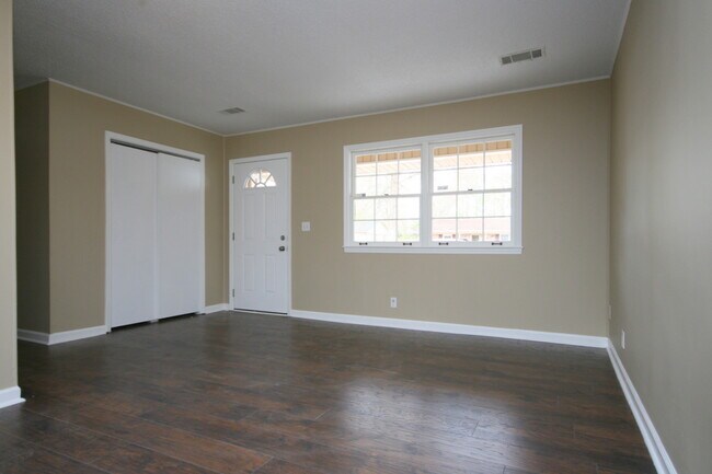 Building Photo - 4015 Apollo Dr SW