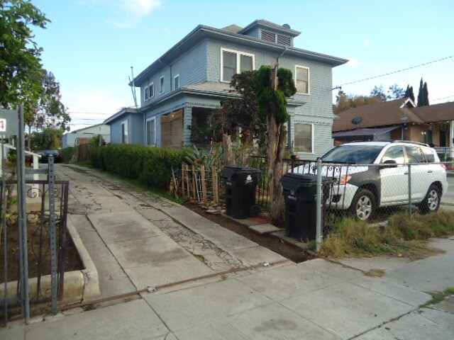 Foto del edificio - 1418-1422 Mohawk St