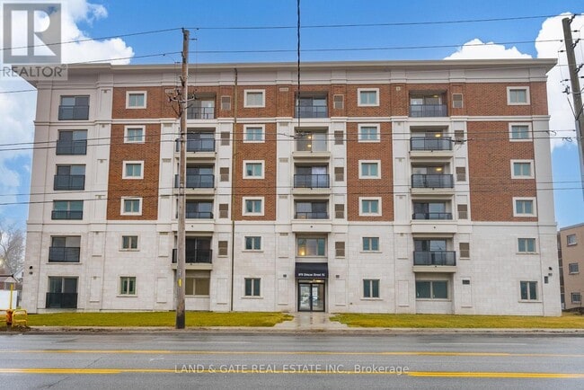 Building Photo - 976 Simcoe St N