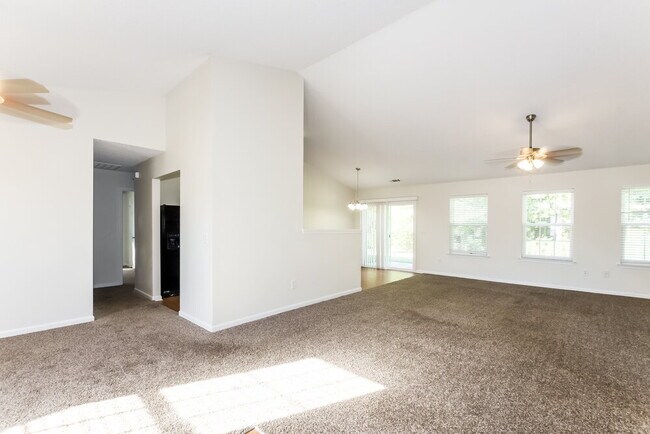 Building Photo - 4102 Hunters Trail Dr