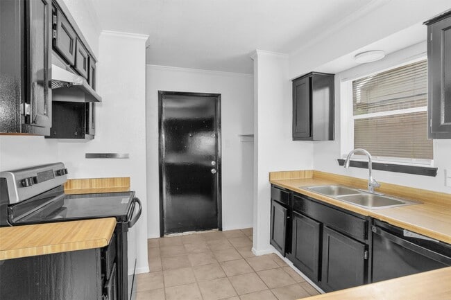 Foto del edificio - 1035 Lovett St