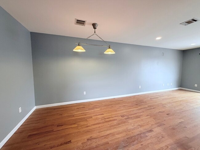 Building Photo - 181 Camden St