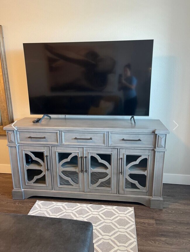 Foto del edificio - Fully furnished home in heart of newly built subdivision