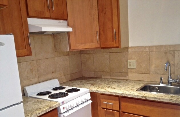 Kitchen - 1440 Lincoln Ave