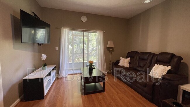 Building Photo - 6965 Ortega Woods Dr