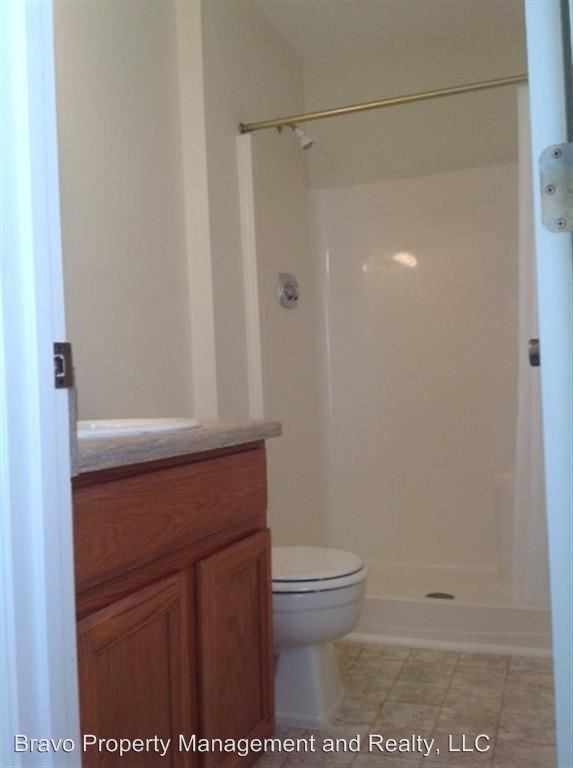 Building Photo - 948 Waverly Ct