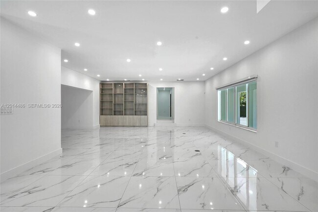 Foto del edificio - 711 Sunset Dr
