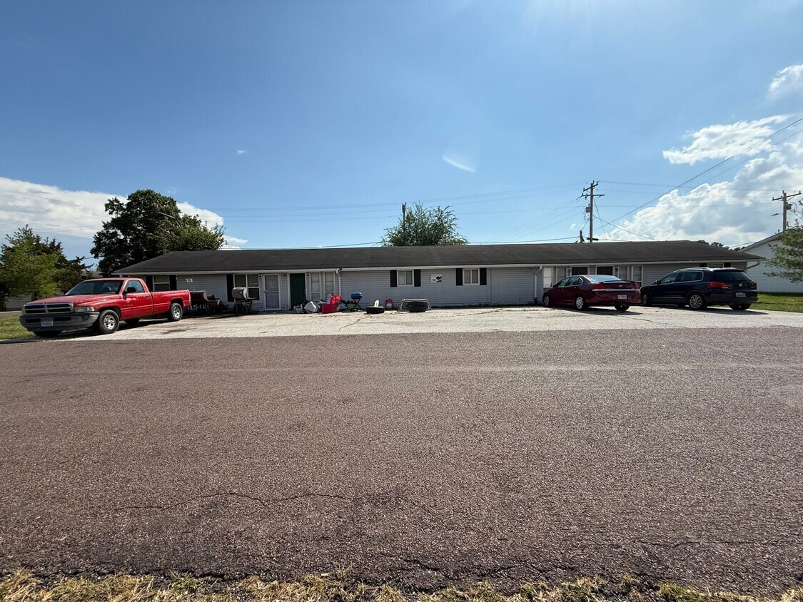 Foto principal - 700 W Cunningham Dr