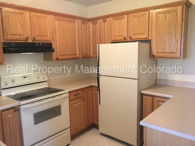Building Photo - Lovely Duplex in Patty Jewett