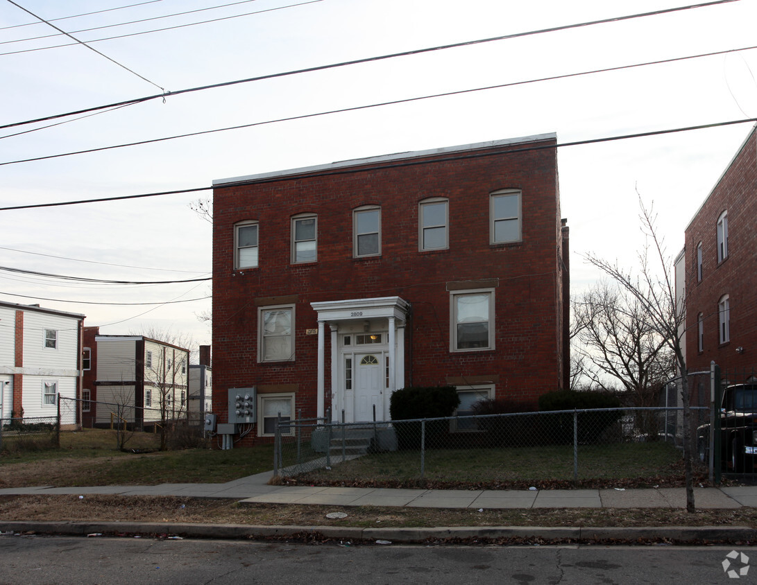 Building Photo - 2809 Jasper St SE