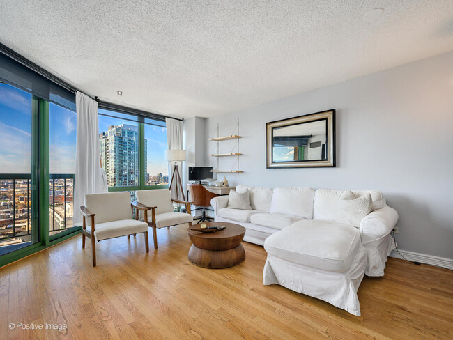 Foto del edificio - 111 W Maple St