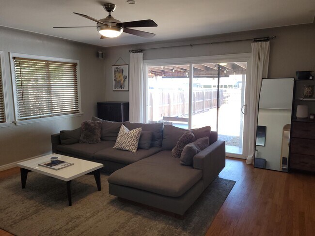 Foto del edificio - 1825 S Adams St