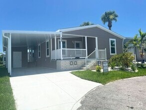 Building Photo - 906 Guadeloupe W