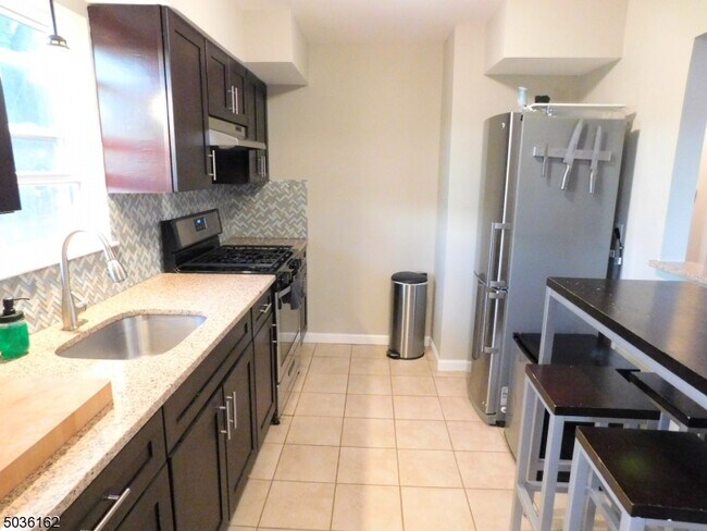 Building Photo - 43 Conforti Ave