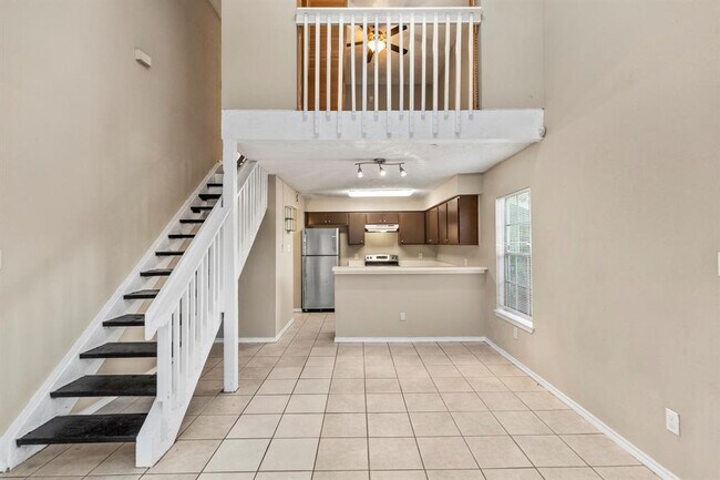 Building Photo - 12102 Bob White Dr