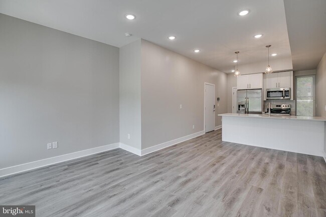 Foto del edificio - 2019 N College Avenue Unit 2
