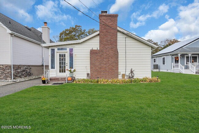 Building Photo - 228 Fischer Blvd