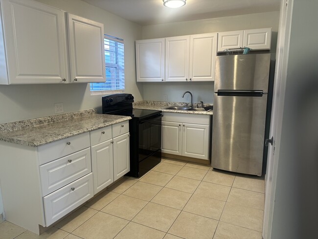 Kitchen - 1026 White St