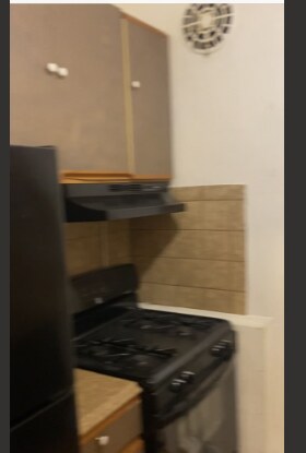 Kitchen - 3817 Callaway Ave